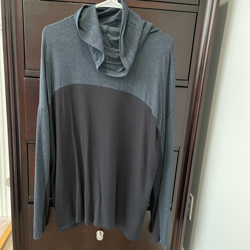 Cabi pullover hoodie